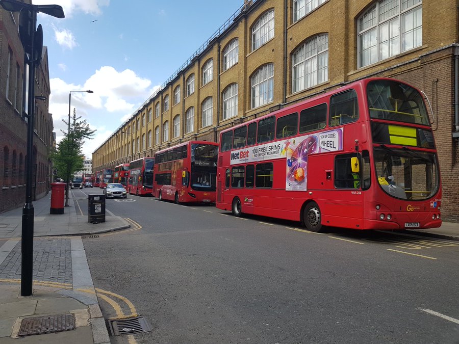  NetBet prepara autobuses en Londres con mensajes de JUEGO REPONSABLE
