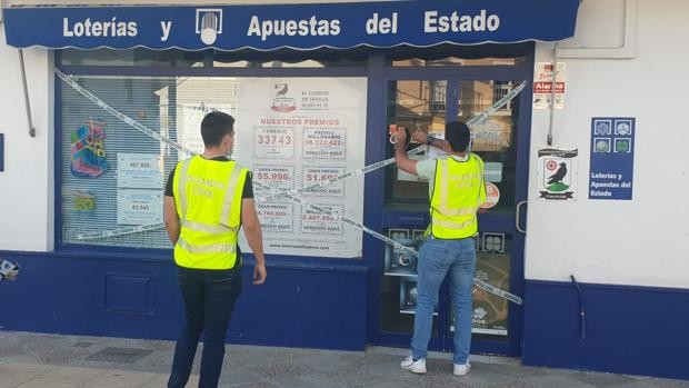  La Guardia Civil cierra una administración de loterías en Sevilla por sospechar de participación en el blanqueo de capitales