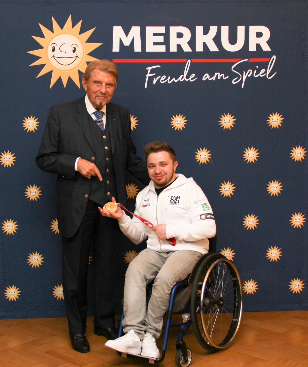 El ganador de los Juegos Paralímpicos Valentin Baus visita el Grupo Gauselmann