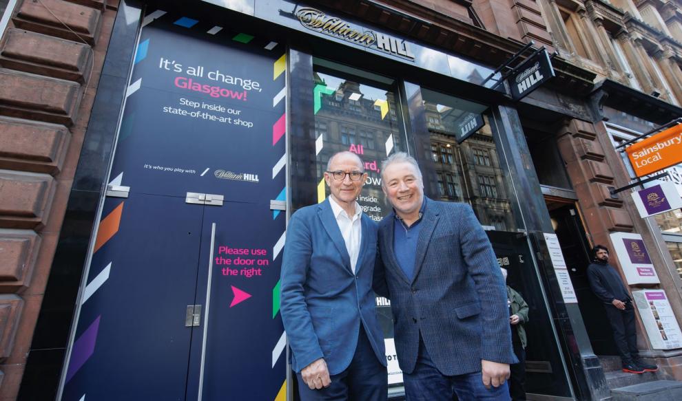  WILLIAM HILL presenta su nueva tienda en Glasgow con leyendas del fútbol