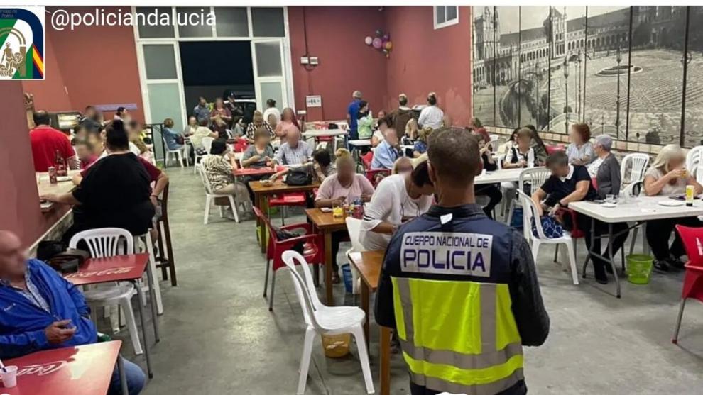 Desmantelado un bingo ilegal abarrotado en Sevilla