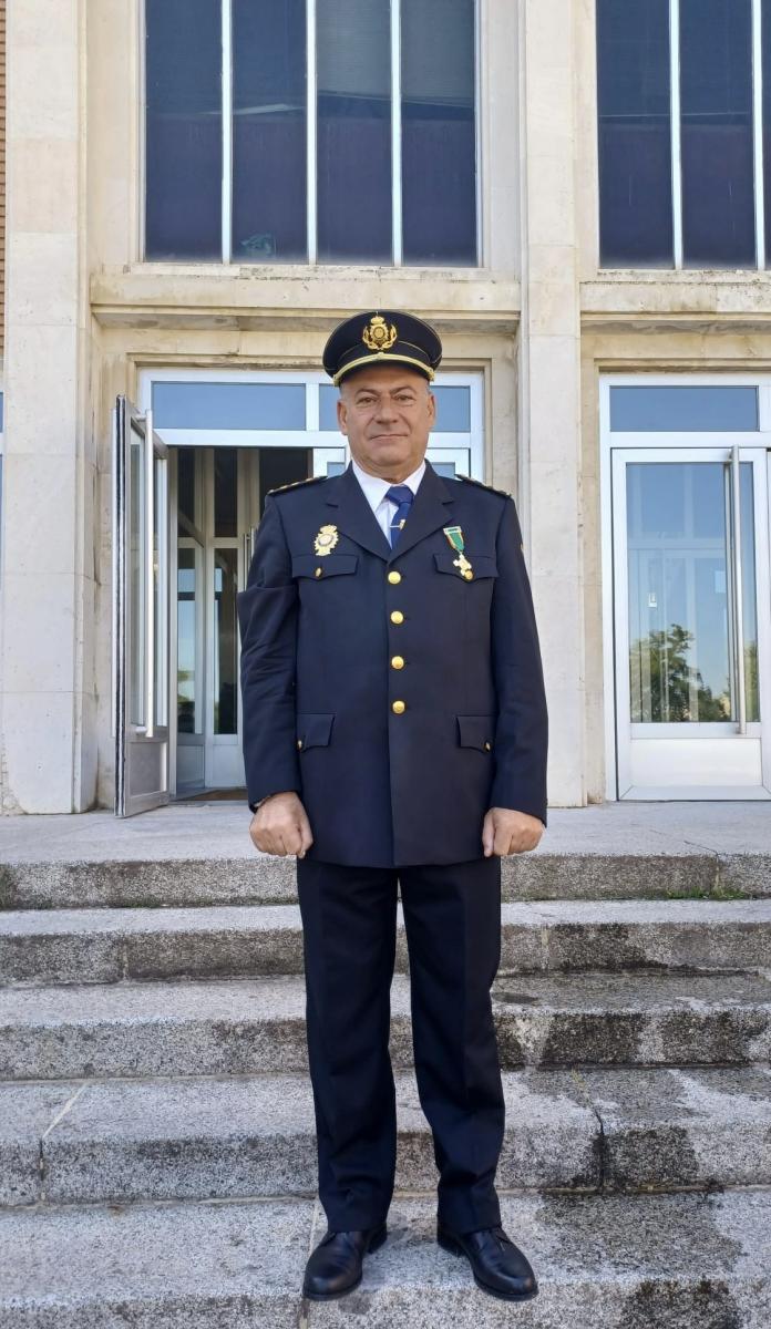 Nuevo Reconocimiento al Comisario Félix López Rivera: Cruz con Distintivo Blanco