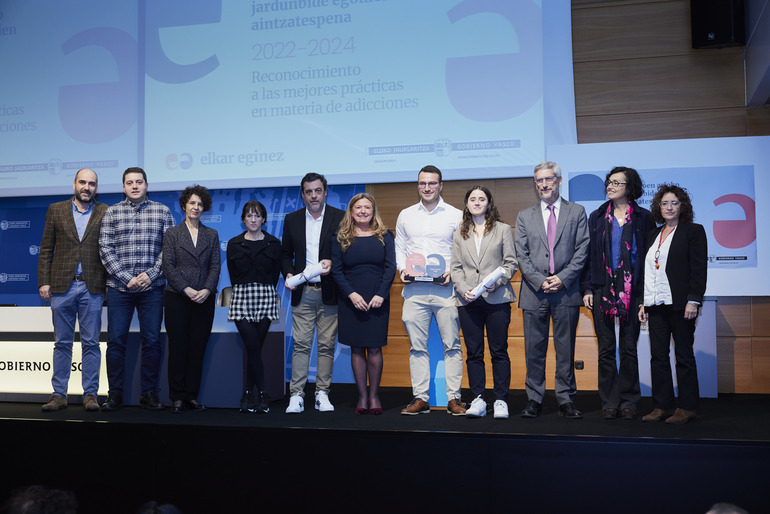 El Departamento de Salud entrega reconocimiento al Proyecto de Prevención Escolar del Abuso del Juego de Apuestas en Euskadi