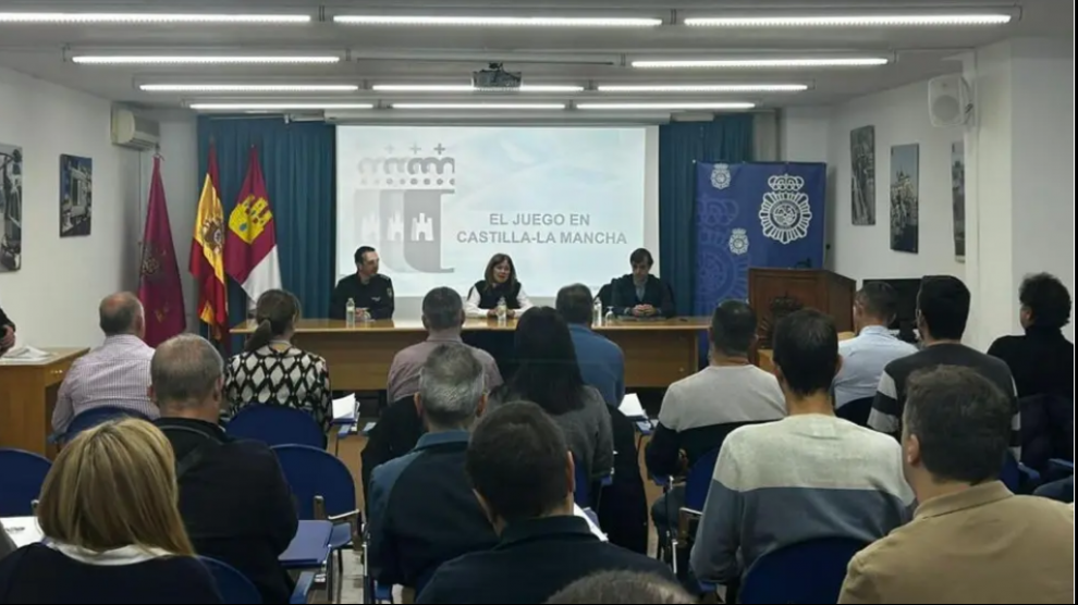 Susana Pastor destaca el papel esencial de la Policía Nacional en Castilla-La Mancha
 