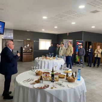 INFOPLAY publica en exclusiva las fotos de la jornada de Covimatic y R. Franco con operadores de Extremadura, centrada en producto, rendimiento y rentabilidad.