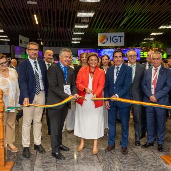 PRIMERA GALERÍA DE FOTOS LA ALCALDESA DE TORREMOLINOS, MARGARITA DEL CID, INAUGURA LA 12 EDICIÓN DEL EXPO CONGRESO DE TORREMOLINOS