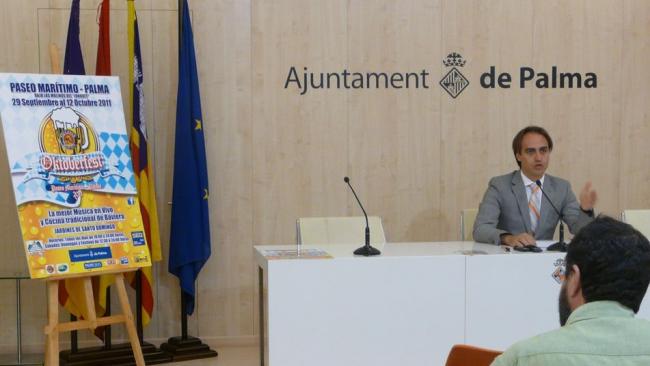El teniente de alcalde de Turismo, Álvaro Gijón en 2011