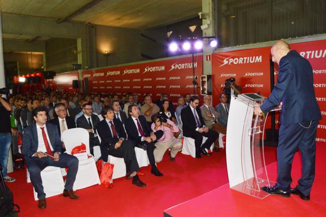 La presencia de Manuel Lao Gorina apuntala el ÉXITO rotundo de Sportium en su presentación en Sevilla