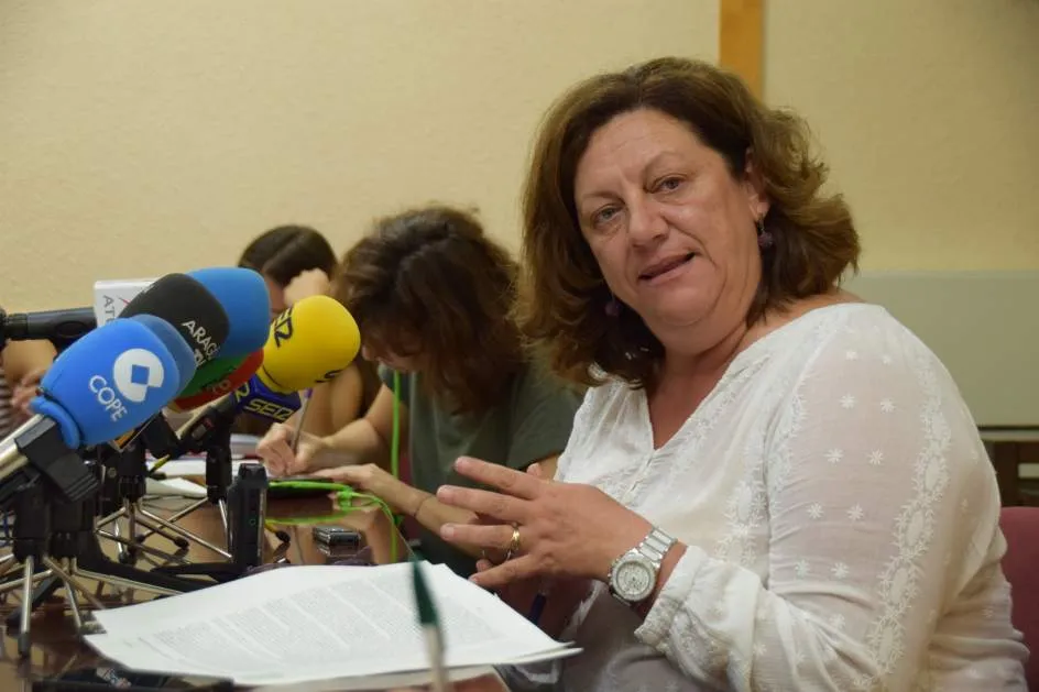 María Ángeles Júlvez ofrece una rueda de prensa esta mañana junto a AZAJER