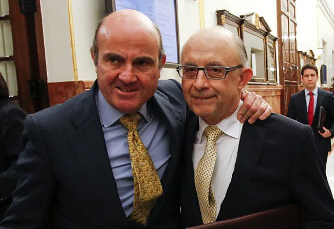 Montoro sigue en Hacienda pero pierde las competencias en las CCAA y de Guindos suma a Economía, Industria y Competitividad