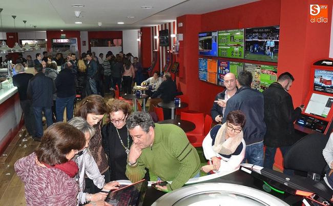 SPORTIUM: Las FOTOS del éxito de una de las DOS inauguraciones de la semana en Salamanca