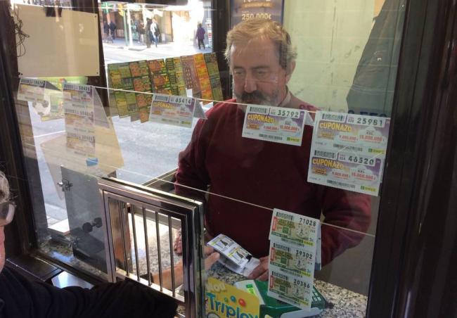 La ONCE tendrá que devolver el dinero que le descontaron de su sueldo al ciego que le robaron