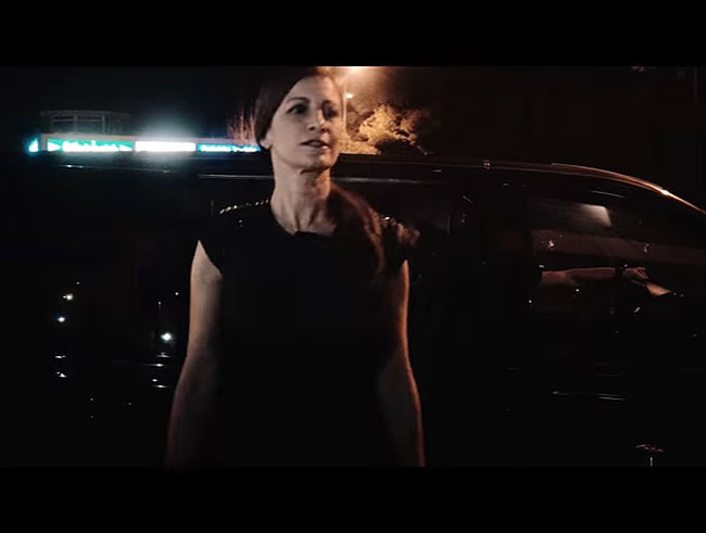   … Y Yolanda Barqueros también brilla sobre los escenarios.. ¡VEAN el vídeo clip con su grupo!