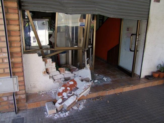  Tarragona: A prisión la banda acusada de empotrar furgonetas en Bares para robar las máquinas