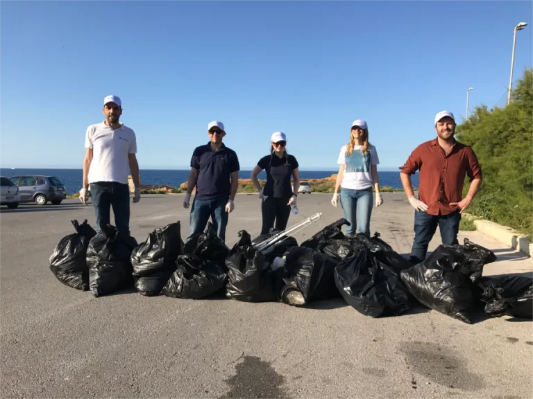NetRefer organiza una limpieza en las playas de Malta