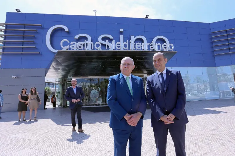 Jesús Álamo recibe el "Premio Fidelidad y apoyo al Sector" de la Federación Empresarial de Hostelería de Valencia