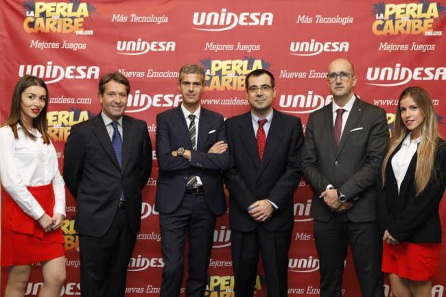 Comdibal, Miky, Egasa y Orenes sellan un éxito en la presentación de La Perla del Caribe DeLuxe en Sitges