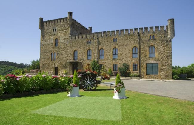 El Castillo de San Cucao en Llanera (Asturias), próxima y espectacular parada de GiGames para presentar Lucky Brothers de la mano de CARFAMA