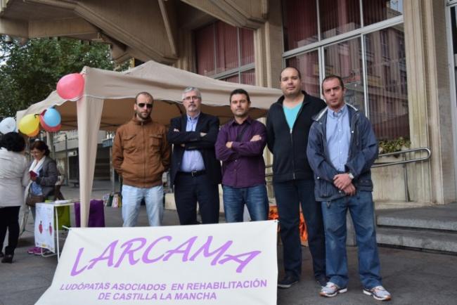 Una asociación de Ludópatas de Castilla La Mancha sacará mesas a la calle para informar sobre la adicción al juego