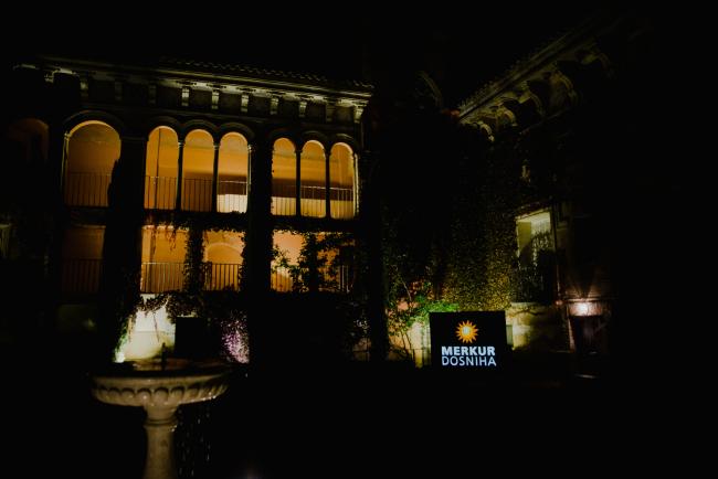 GALERÍA DE FOTOS desde el Palacio de Villahermosa 
No había mejor marco para presentar M BOX de Merkur Dosniha
