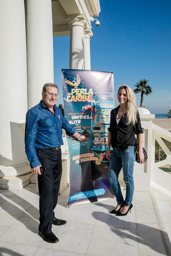 GALERÍA DE FOTOS... La Perla del Caribe Deluxe se baña en un mar de multitudes en Valencia