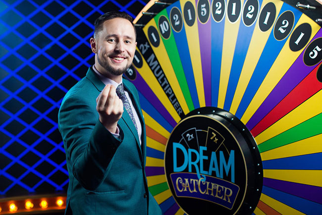 Evolution Gaming lanza las LIVE DREAM CATCHER, enormes Ruletas de la Fortuna montadas en un plano vertical