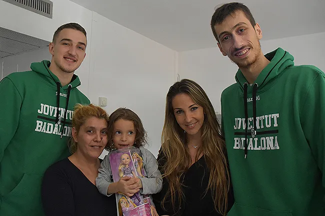 Goldenpark lleva regalos a los Hospitales Pediátricos gracias a las donaciones de sus clientes