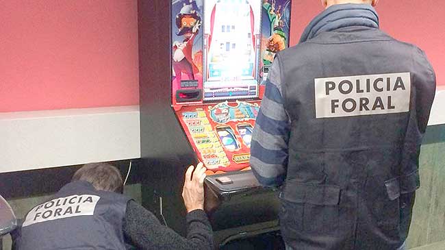 Denunciados en Elizondo un menor por jugar y un bar por permitirlo
