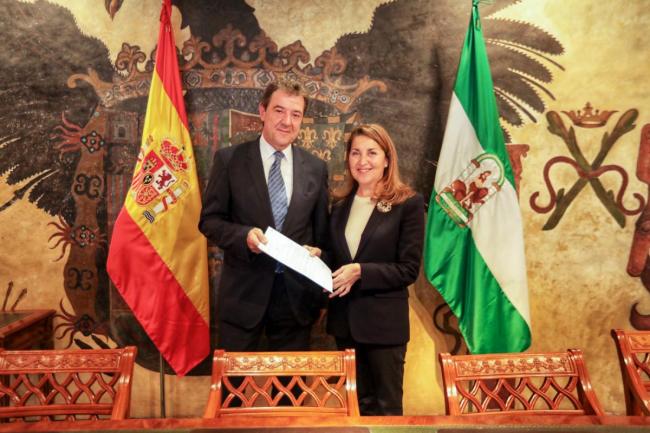 El Casino de Marbella aporta una donación de 3000 euros por el valor de las fichas extraviadas en 2017
