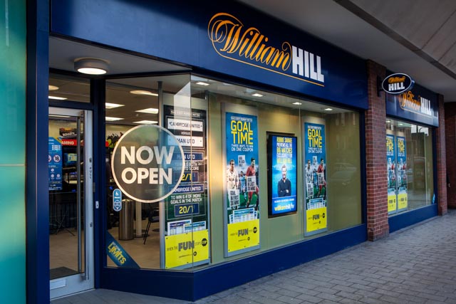 William Hill, Ladbrokes y GVC se desploman tras el anuncio del Gobierno británico de rebajar la apuesta a 2 Libras