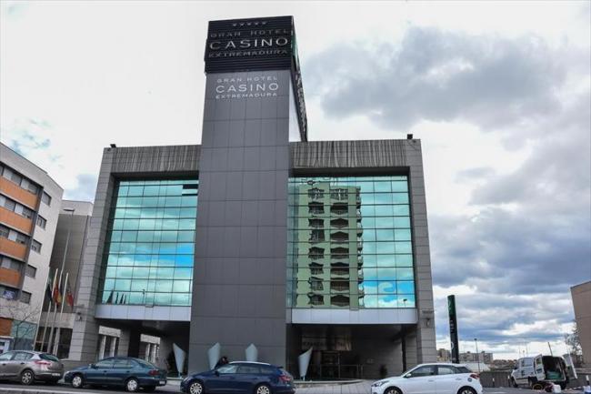 Orenes compra la otra parte del Gran Casino Extremadura por 6 millones de euros