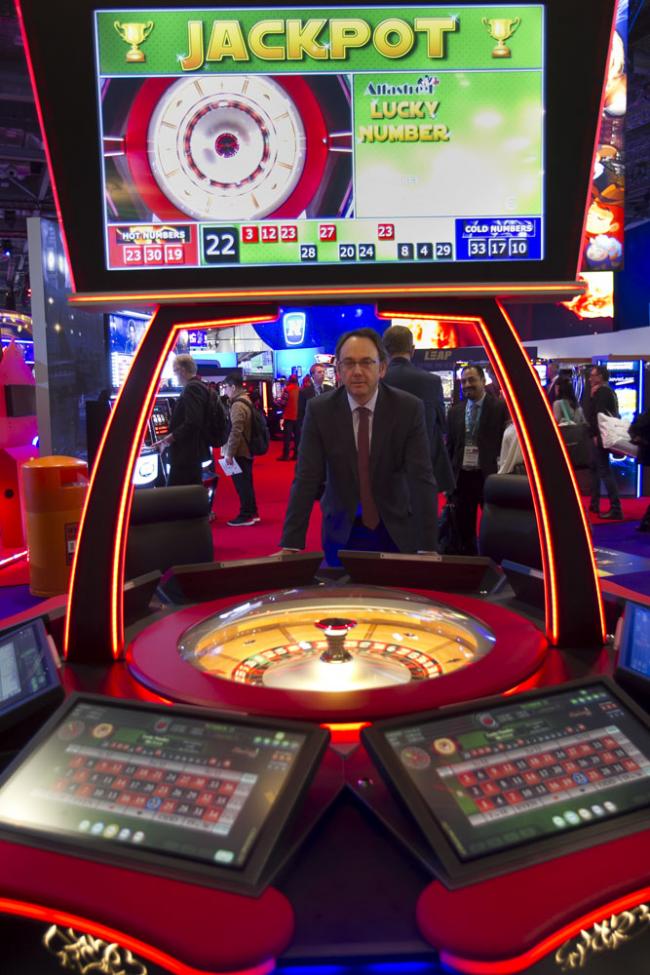 UNIDESA EN LONDRES:
RED HOT FIREPOT y LUCKY 8 se consolidan de la mano de Lluis Cabré en ICE 2018 