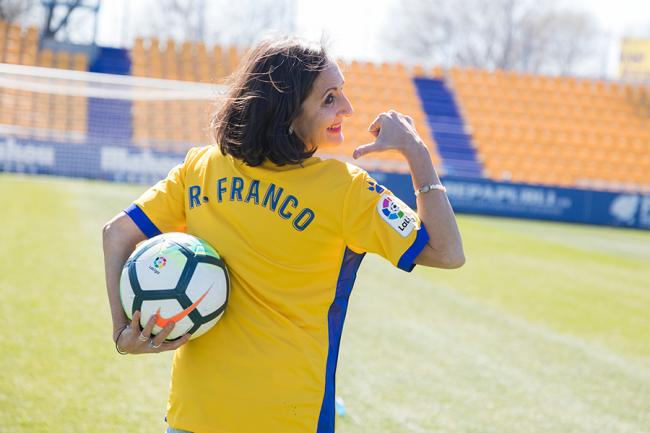 GALERÍA DE FOTOS COMPLETA:
Presentación de Wanabet como patrocinador del Alcorcón… 
¡Así chuta María José Gallardo!