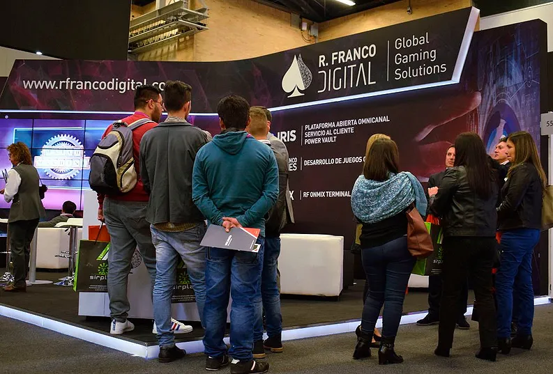 Colombia acoge con entusiasmo las propuestas de R Franco Digital presentadas en FADJA