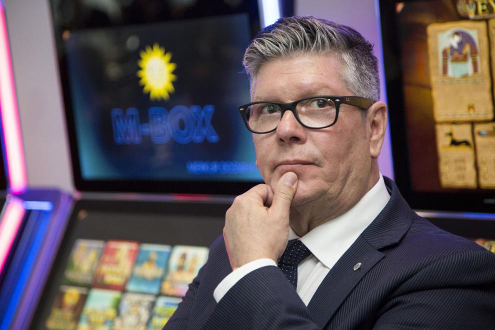 Inteligente reflexión de Merkur Dosniha: "JUGAR está dominado por la inmediatez del contacto físico"