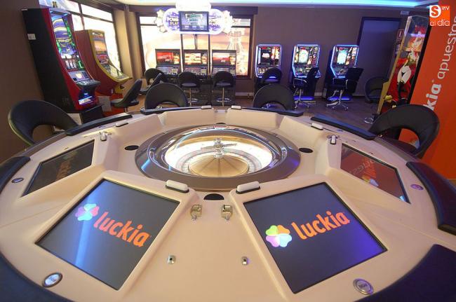 GALERÍA DE FOTOS del nuevo Salón Luckia en Ciudad Rodrigo: 270 metros cuadrados con la mejor oferta
