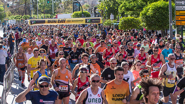 Más de 1.200 participantes corren con Orenes Grupo por Asteamur