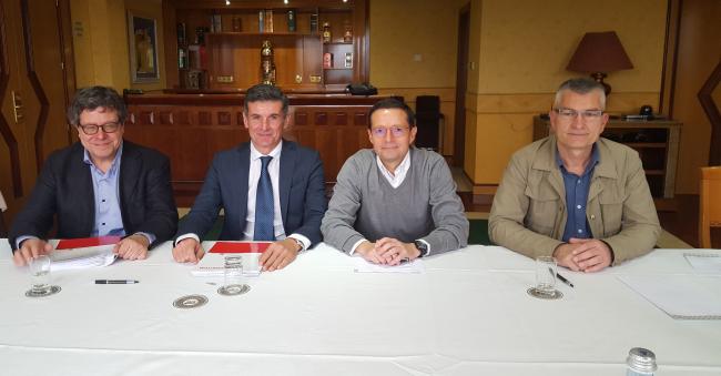 Por la izquierda, el presidente de Loterías y Apuestas de Galicia Víctor Mato, Braulio Pérez de Sportium, el presidente de AGEO Serafín Portas y Leopoldo Martínez, de AGEO y Loterías 