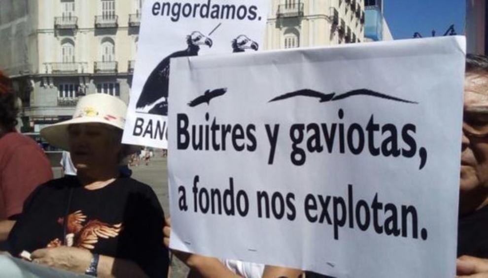 Activistas se manifiestan contra Blackstone en la Bolsa de Madrid