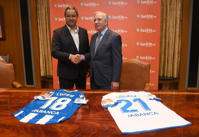 Luckia renueva su acuerdo de patrocinio con el Deportivo de la Coruña hasta 2021