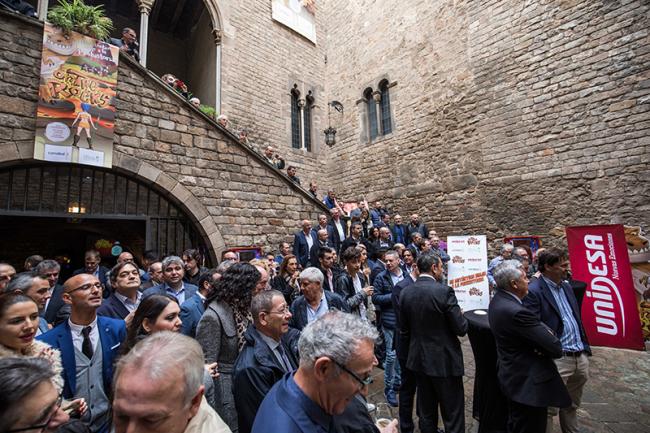TODAS LAS FOTOS
Rotundo éxito de convocatoria de UNIDESA en Barcelona para conocer ON THE ROCKS, un verdadero logro para la Hostelería