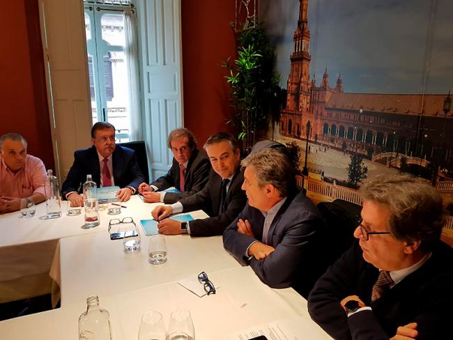 Antonio Miguel Cervera reaparece en la Asamblea de ACODISA