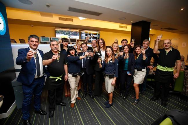 VEAN LAS FOTOS: COMAR ofrece un nuevo concepto de Bingo con el renovado Royal Salamanca