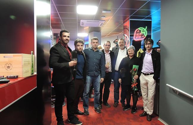 El equipo del nuevo salón Picadilly, durante su apertura en Oropesa del Mar