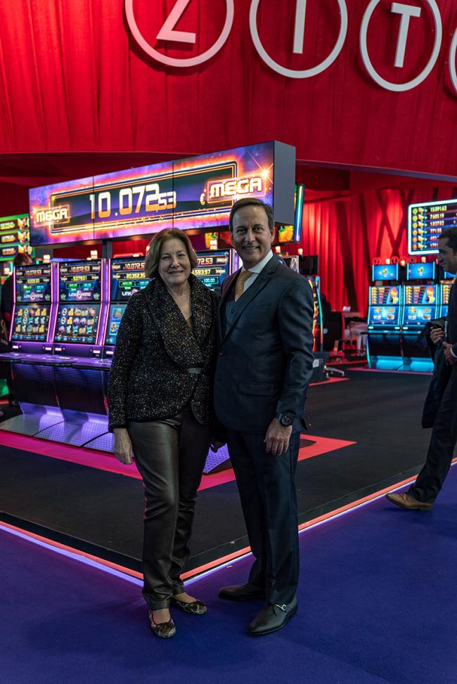 ZITRO MIRA A ESPAÑA Y AL MUNDO DESDE LONDRES