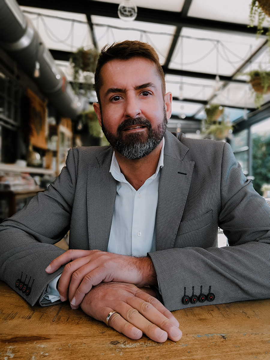DOBLES FELICITACIONES a Alejandro Casanova, Por su nombramiento como nuevo Director General de las operaciones de MERKUR CASINO en España y... por su cumpleaños!
