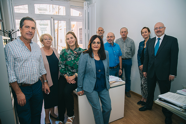 El equipo, casi al completo, de la dirección de Tributos de la Generalitat Valenciana con Eduardo Roca a la cabeza, posando para INFOPLAY