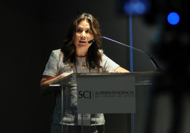 Superintendenta de Casinos de Juego,  Vivien Villagrán.