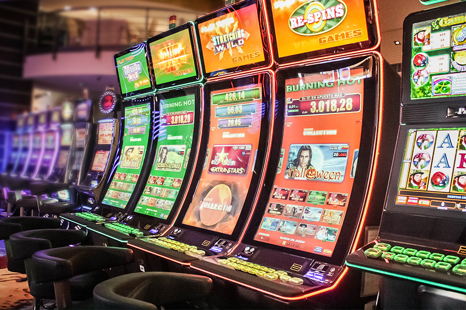 ORENES instala los Premier Curved de EGT en el Gran Casino de Castellón