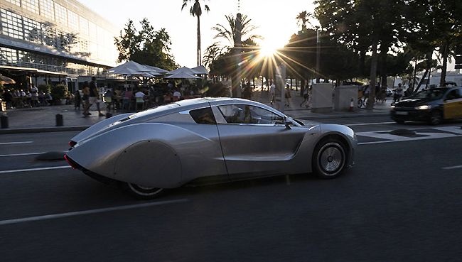 El Hispano Suiza 'Carmen' de la familia Suqué Mateu da el espectáculo por las calles de Barcelona VEAN EL VÍDEO